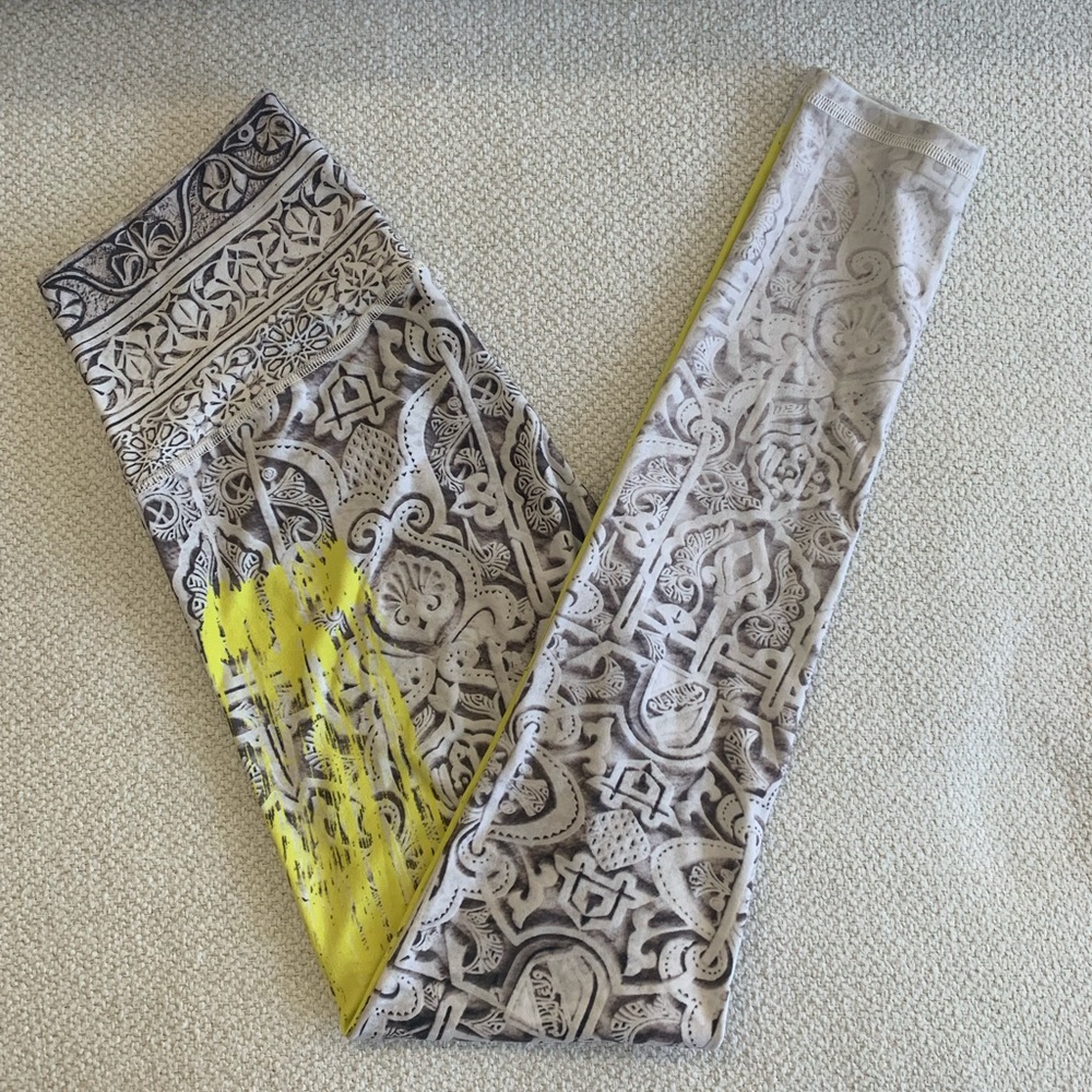 Niyama sol neon stone barefoot leggings